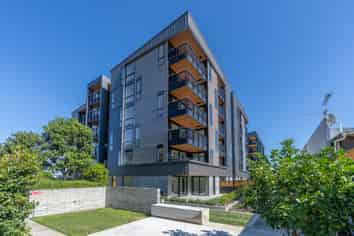 2/11 Spring Street, Onehunga