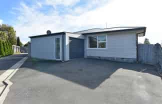 37 Larch Place, Casebrook
