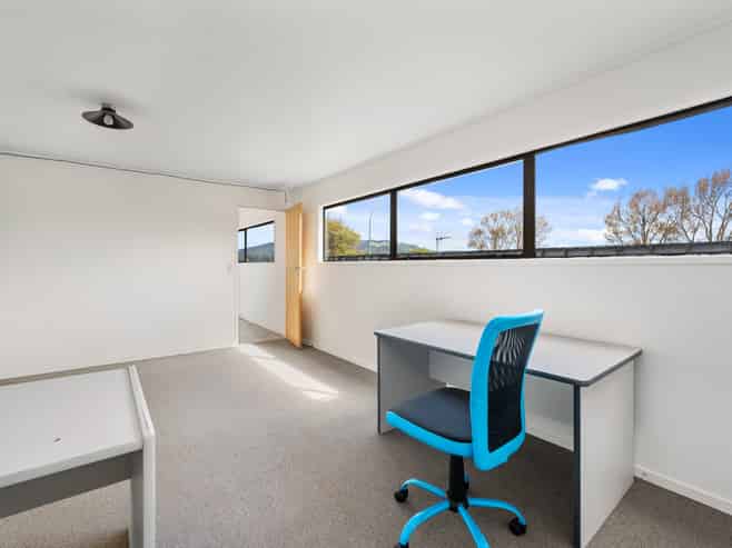 City Fringe Retail/Showroom/Office