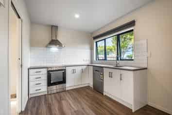 9A Bill Phillip Place, Clendon Park