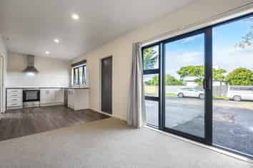 9A Bill Phillip Place, Clendon Park