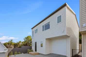 50F Lyttelton Avenue, Forrest Hill