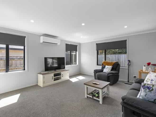 5 Angus Place, Carterton