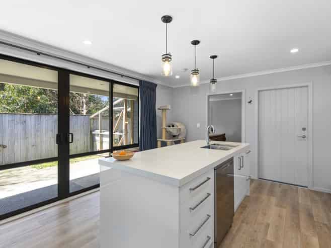 5 Angus Place, Carterton
