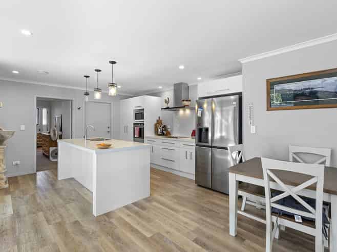 5 Angus Place, Carterton