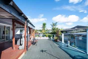 2/3 Cezanne Place, New Lynn