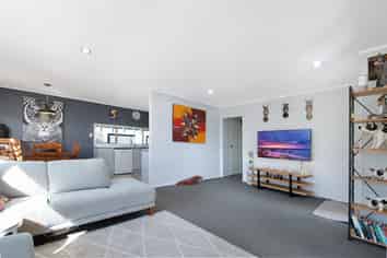 2/3 Cezanne Place, New Lynn