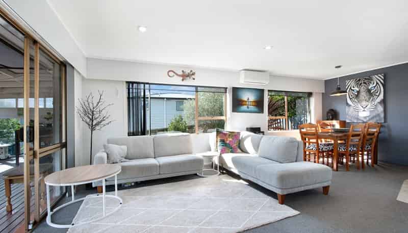 2/3 Cezanne Place, New Lynn