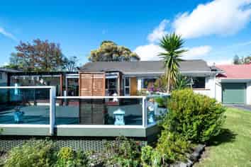 2/3 Cezanne Place, New Lynn