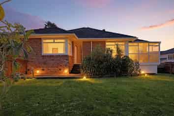 78 Divich Avenue, Te Atatu South
