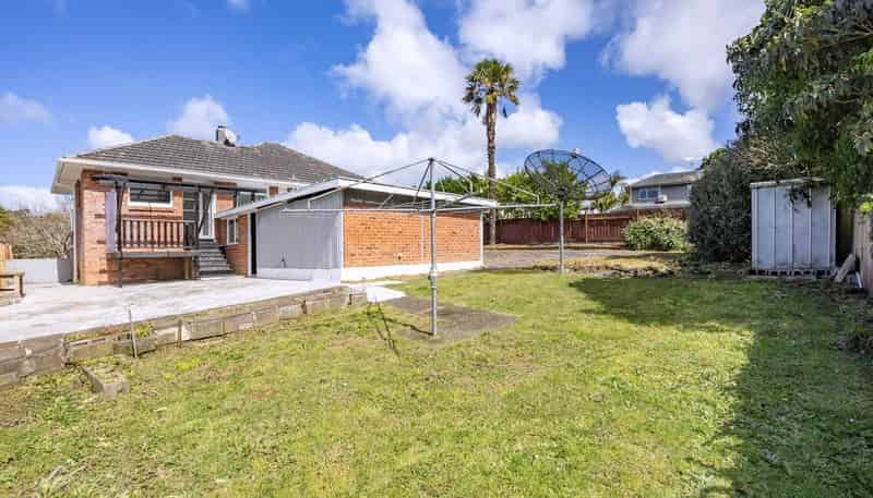 78 Divich Avenue, Te Atatu South