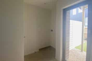 8/3234 Great North Road, New Lynn