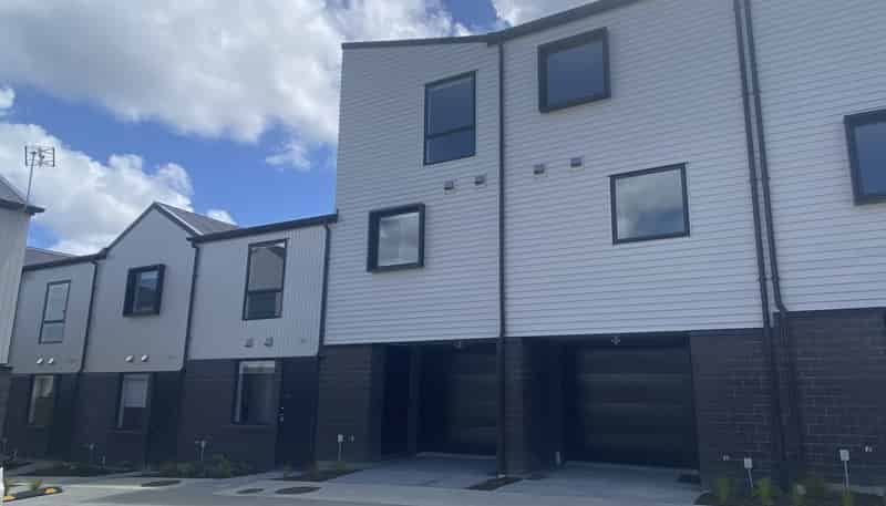8/3234 Great North Road, New Lynn