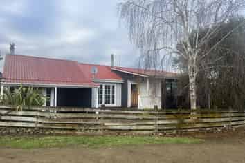 103 Waikawa Beach Road, Levin