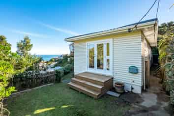 142 Severn Street, Island Bay
