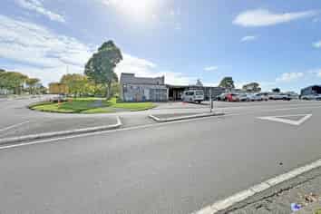 195M² RETAIL/OFFICE SPACE FOR LEASE
