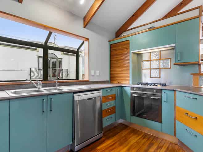 2/14 White Swan Road, Mount Roskill