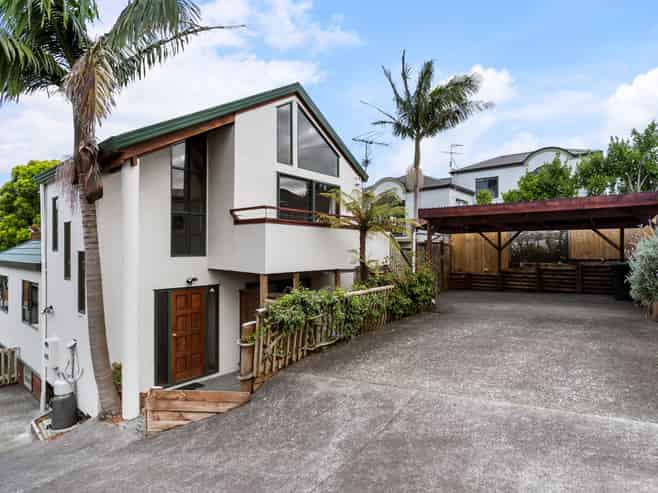 2/14 White Swan Road, Mount Roskill