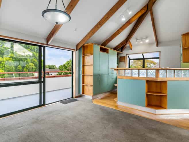 2/14 White Swan Road, Mount Roskill