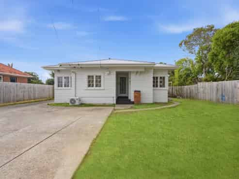 13 Memorial Avenue, Mount Roskill