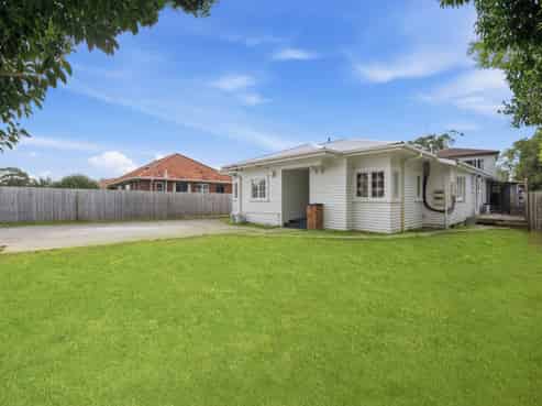13 Memorial Avenue, Mount Roskill