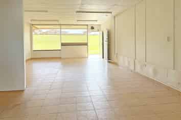 65M² RETAIL/OFFICE SPACE FOR LEASE
