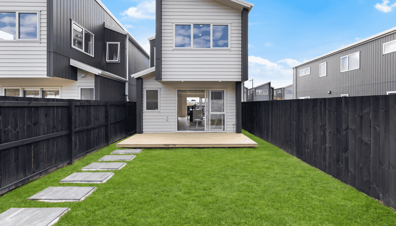 10 & 12 Taiheru Road, Karaka
