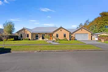 16 Heathridge Place, Lincoln