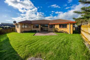15 Tilberg Street, Mangere