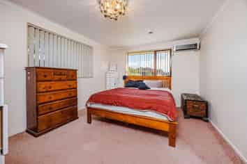 15 Tilberg Street, Mangere