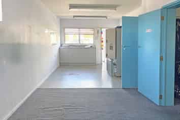 130M³ RETAIL/OFFICE FOR LEASE
