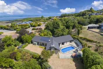 5 Cameron Drive, Acacia Bay