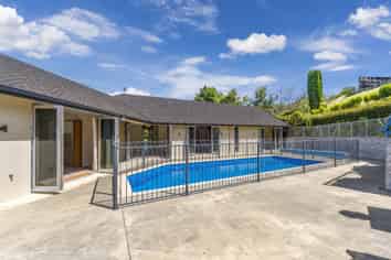 5 Cameron Drive, Acacia Bay
