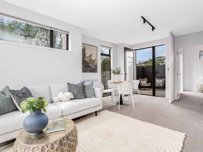 1/2 Hindmarsh Street, Johnsonville