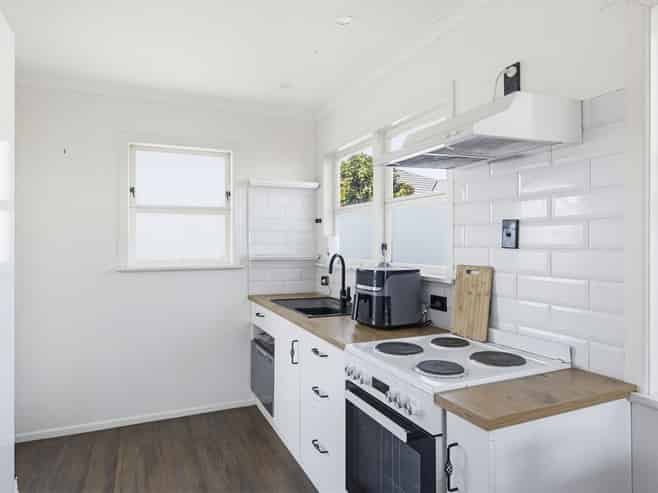 32 Queenwood Road, Levin