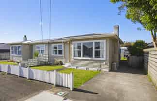 32 Queenwood Road, Levin