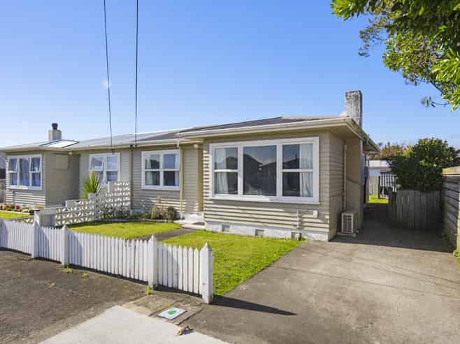 32 Queenwood Road, Levin