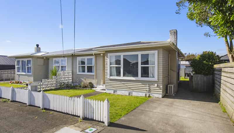 32 Queenwood Road, Levin