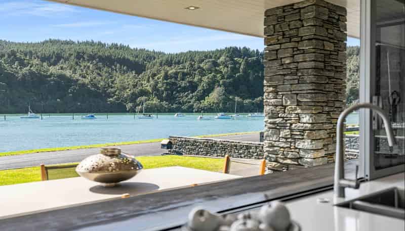 209 Beach Road, Whangamata