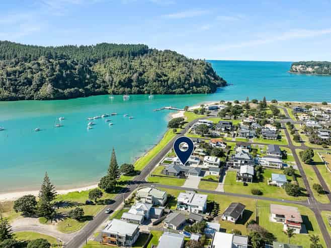 209 Beach Road, Whangamata