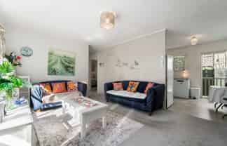 2/54 Finch Street, Western Springs