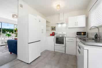 2/54 Finch Street, Western Springs