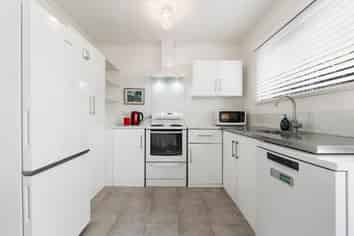 2/54 Finch Street, Western Springs