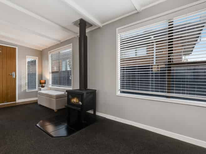 132 Brightside Road, Stanmore Bay