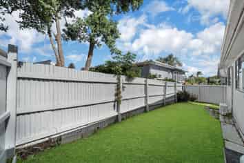 63C Woodward Road, Mount Albert