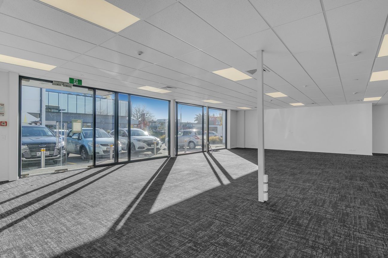 Ground Floor Presence with Profile - Vista 6