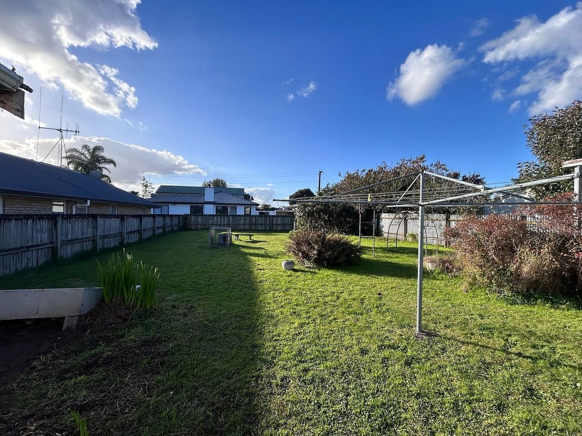 Fully renovated - Large, Fully Fenced Section – pohled 6