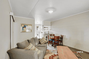 22A & B Barrie Crescent, Silverdale