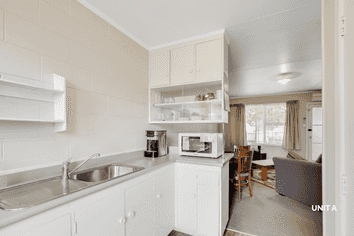 22A & B Barrie Crescent, Silverdale