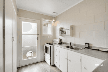 22A & B Barrie Crescent, Silverdale